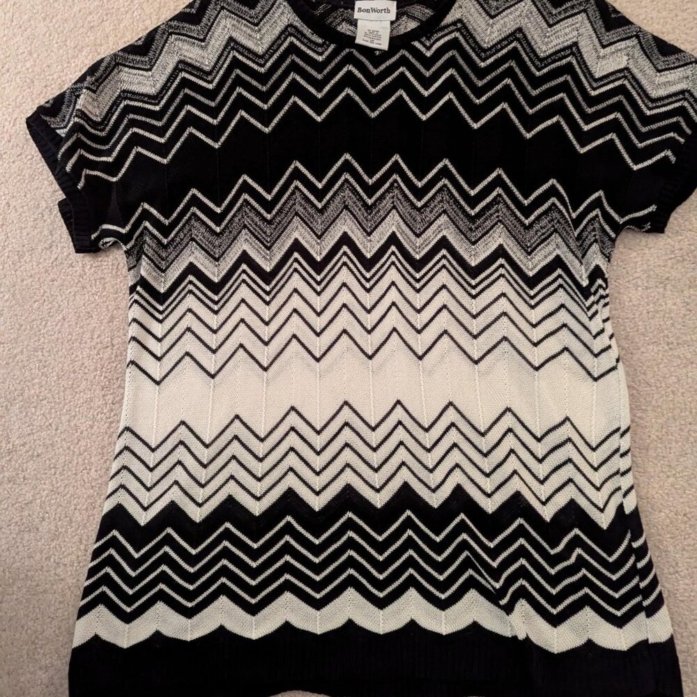 Excellent Condition Bon Worth Ladies Black and White Top, Size LP